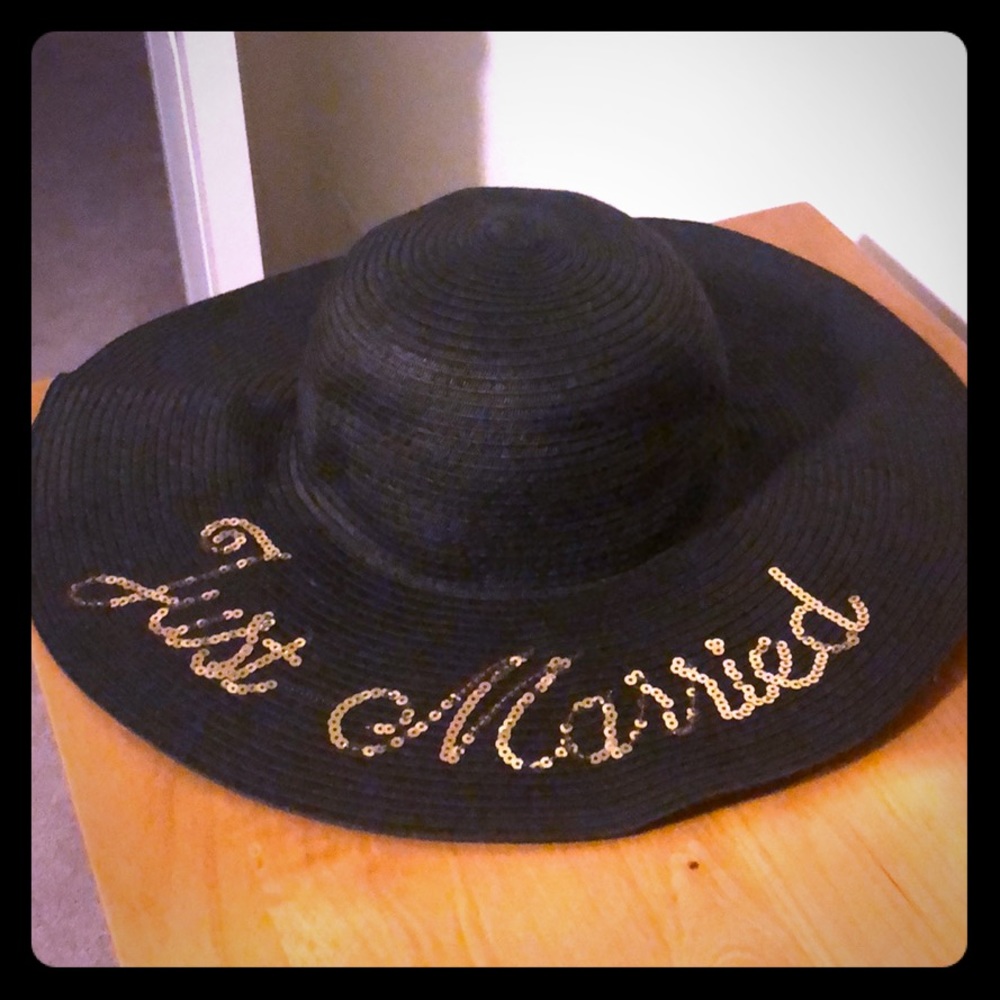 Just Married wifey hat..never worn!